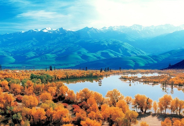 新疆，大美无垠的丝路瑰宝